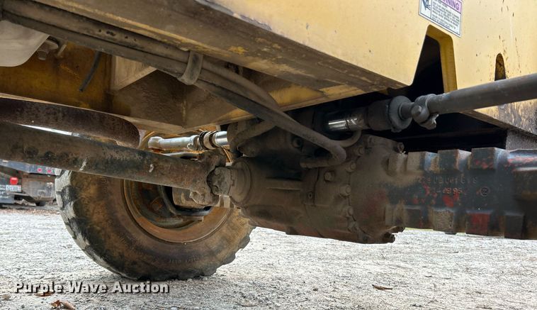 image for item NJ9579 1996 Gehl 553 telehandler