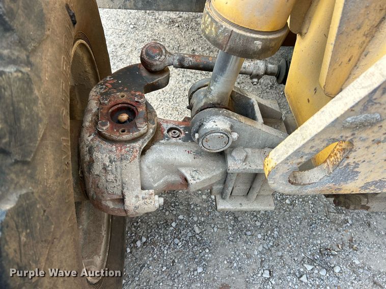 image for item NJ9579 1996 Gehl 553 telehandler
