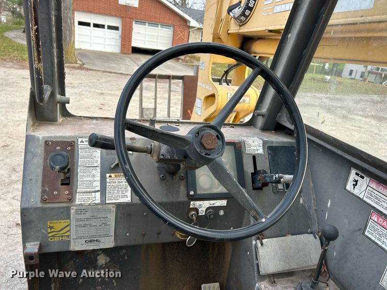 image for item NJ9579 1996 Gehl 553 telehandler