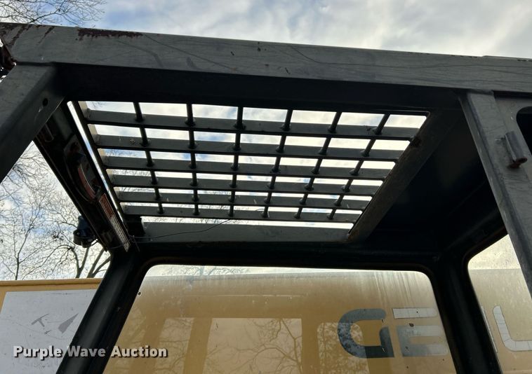 image for item NJ9579 1996 Gehl 553 telehandler