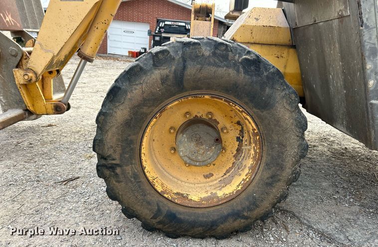 image for item NJ9579 1996 Gehl 553 telehandler