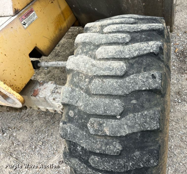 image for item NJ9579 1996 Gehl 553 telehandler