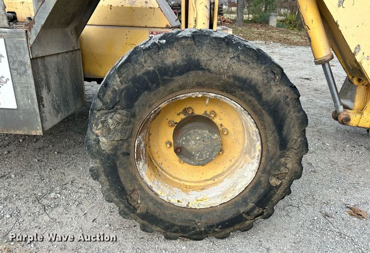 image for item NJ9579 1996 Gehl 553 telehandler