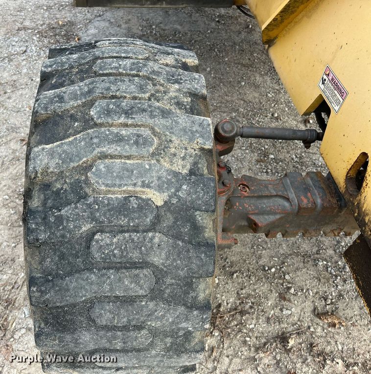 image for item NJ9579 1996 Gehl 553 telehandler