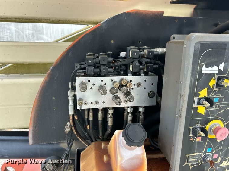 image for item NJ9676 2007 JLG 450A boom lift