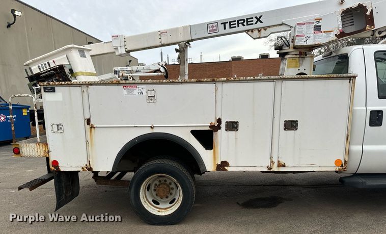 image for item OG9717 2011 Ford F450 Super Duty XL bucket truck