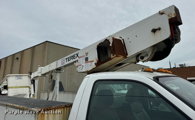 image for item OG9717 2011 Ford F450 Super Duty XL bucket truck