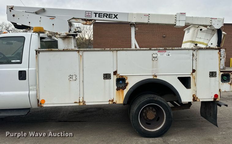 image for item OG9717 2011 Ford F450 Super Duty XL bucket truck