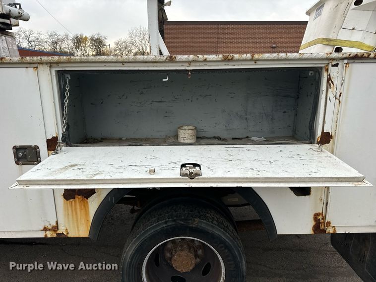 image for item OG9717 2011 Ford F450 Super Duty XL bucket truck