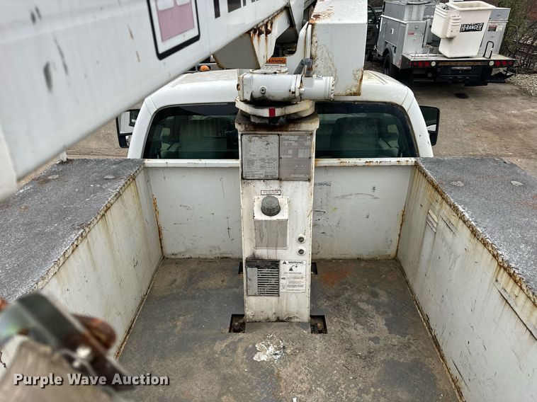 image for item OG9717 2011 Ford F450 Super Duty XL bucket truck