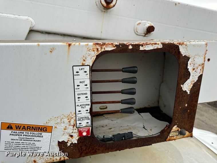 image for item OG9717 2011 Ford F450 Super Duty XL bucket truck