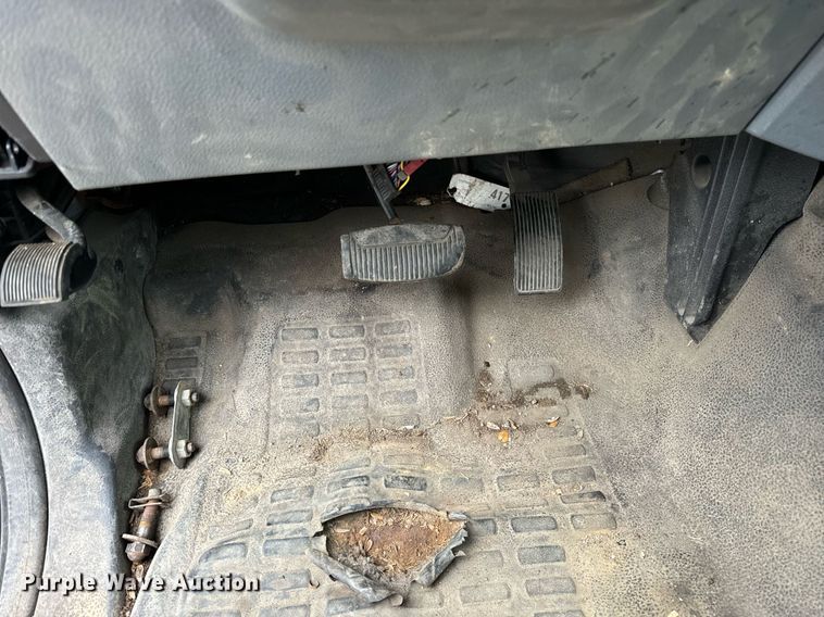 image for item OG9717 2011 Ford F450 Super Duty XL bucket truck