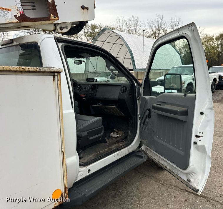 image for item OG9717 2011 Ford F450 Super Duty XL bucket truck