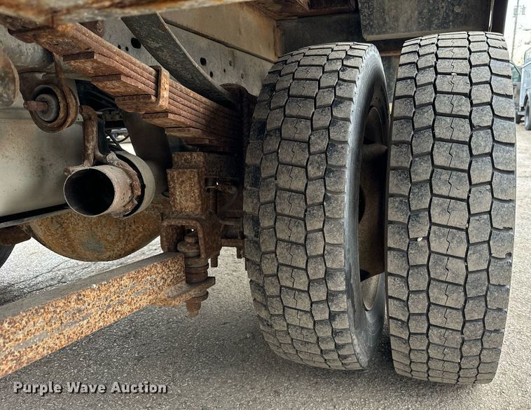 image for item OG9717 2011 Ford F450 Super Duty XL bucket truck