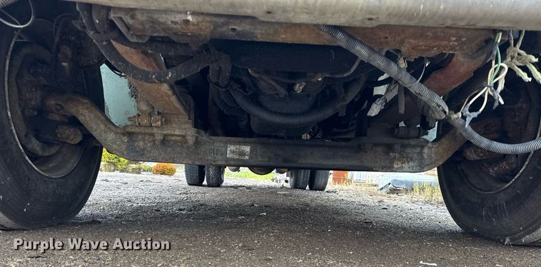 image for item OG9723 2002 International  4400 dump flatbed truck