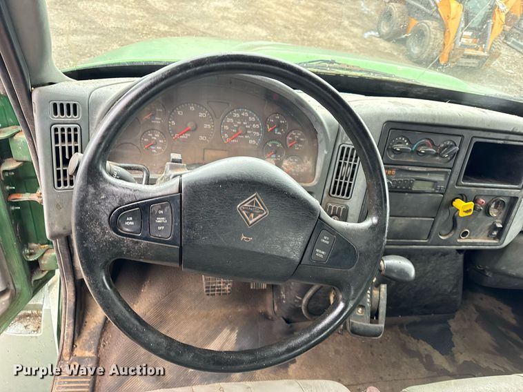 image for item OG9723 2002 International  4400 dump flatbed truck