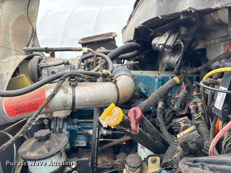 image for item OG9723 2002 International  4400 dump flatbed truck