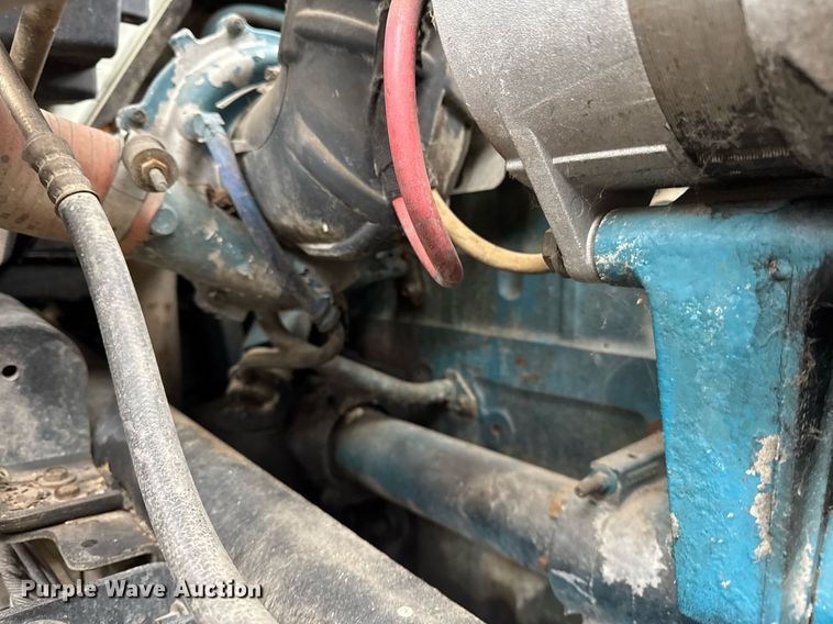 image for item OG9723 2002 International  4400 dump flatbed truck