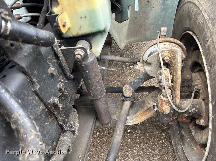 image for item OG9723 2002 International  4400 dump flatbed truck