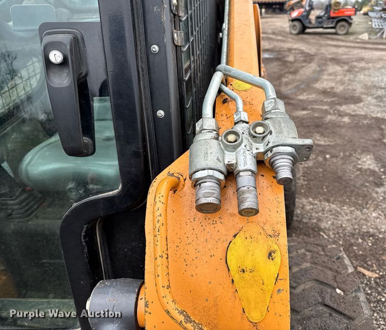 image for item OG9724 2017 Case SV340 skid steer loader