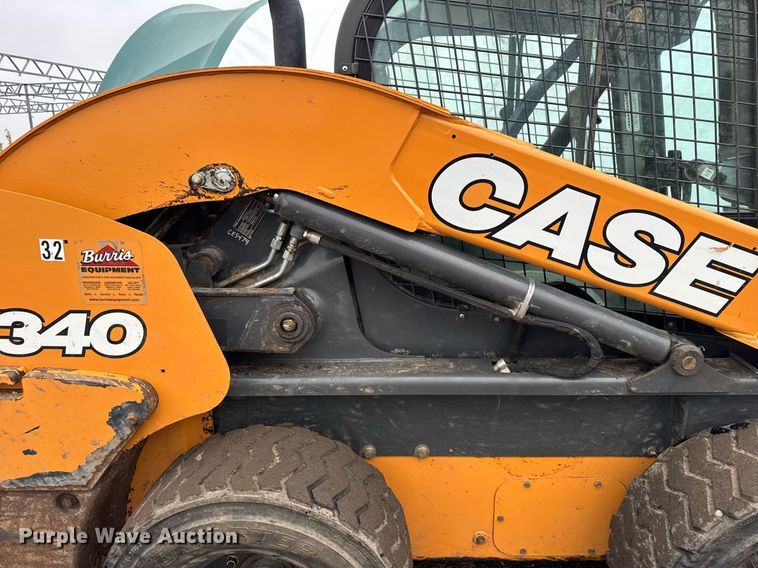 image for item OG9724 2017 Case SV340 skid steer loader