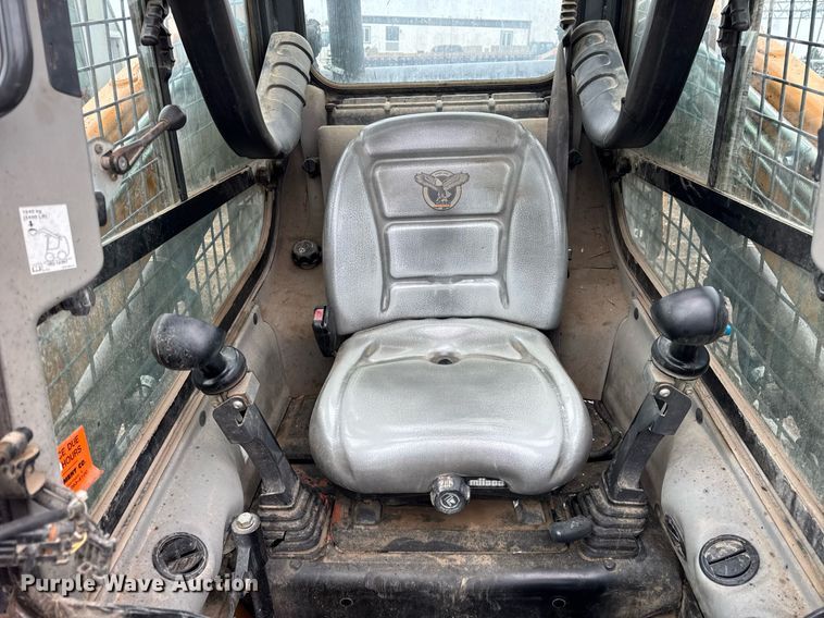 image for item OG9724 2017 Case SV340 skid steer loader