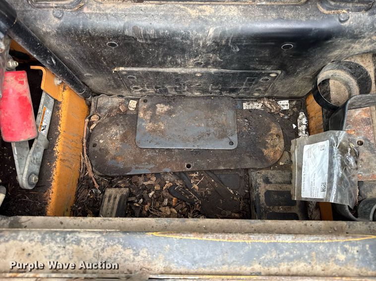 image for item OG9724 2017 Case SV340 skid steer loader