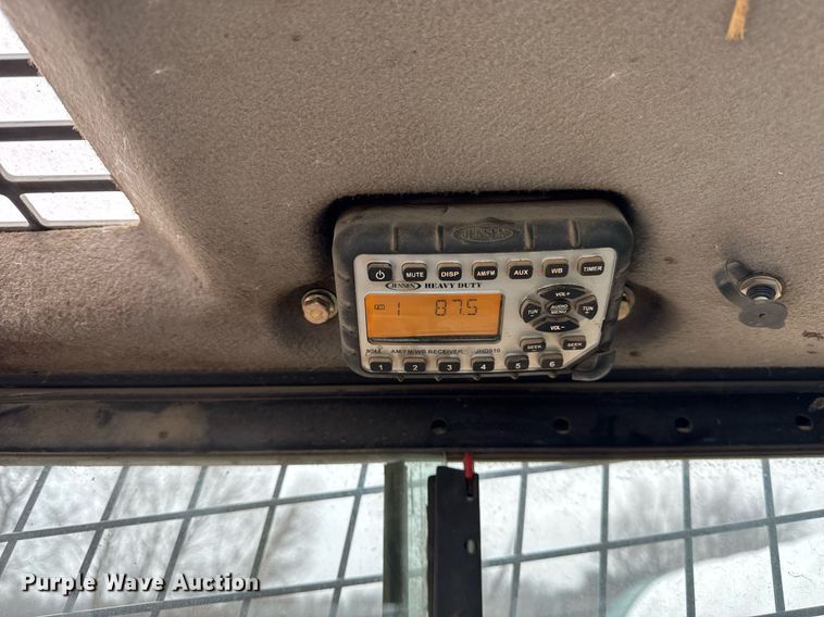 image for item OG9724 2017 Case SV340 skid steer loader