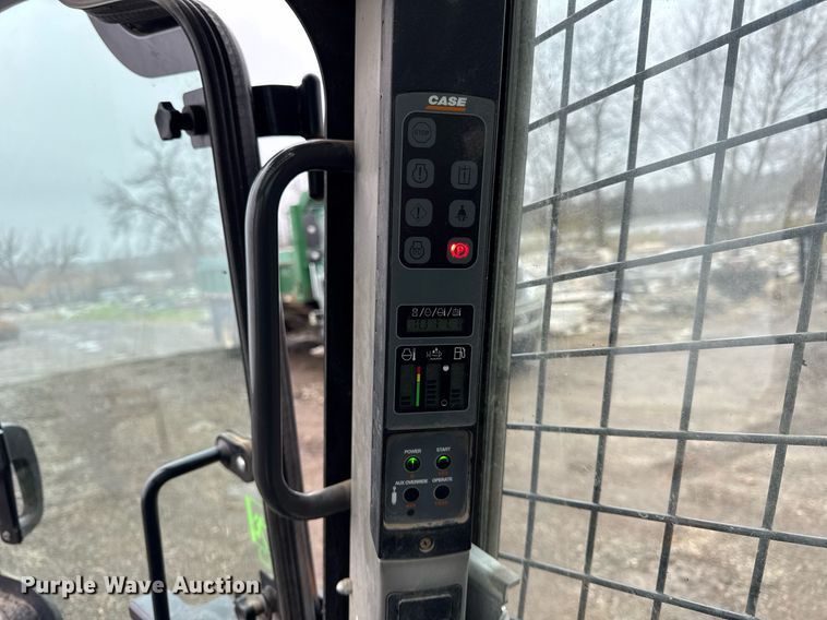 image for item OG9724 2017 Case SV340 skid steer loader