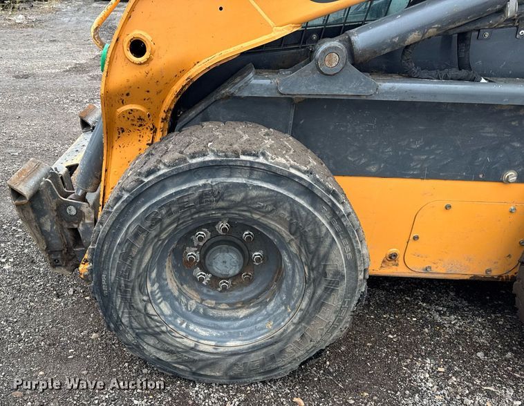 image for item OG9724 2017 Case SV340 skid steer loader