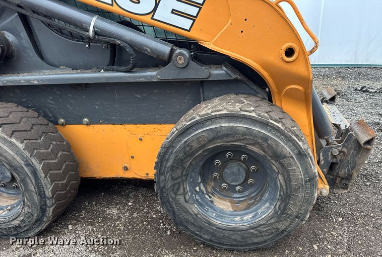 image for item OG9724 2017 Case SV340 skid steer loader