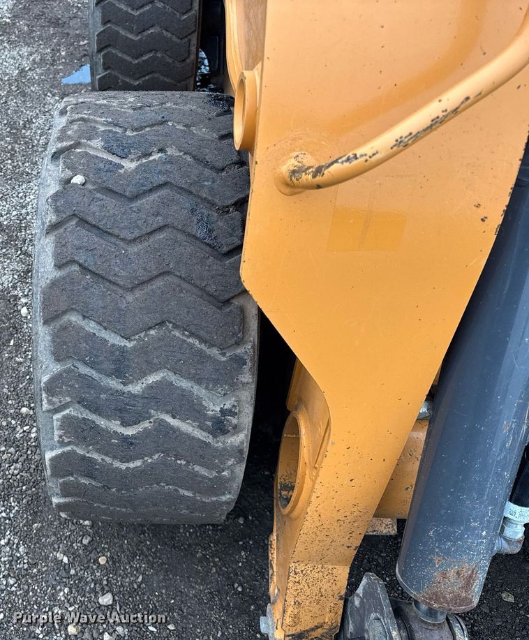 image for item OG9724 2017 Case SV340 skid steer loader