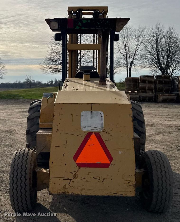 image for item OG9733 1998 John Deere 488E forklift