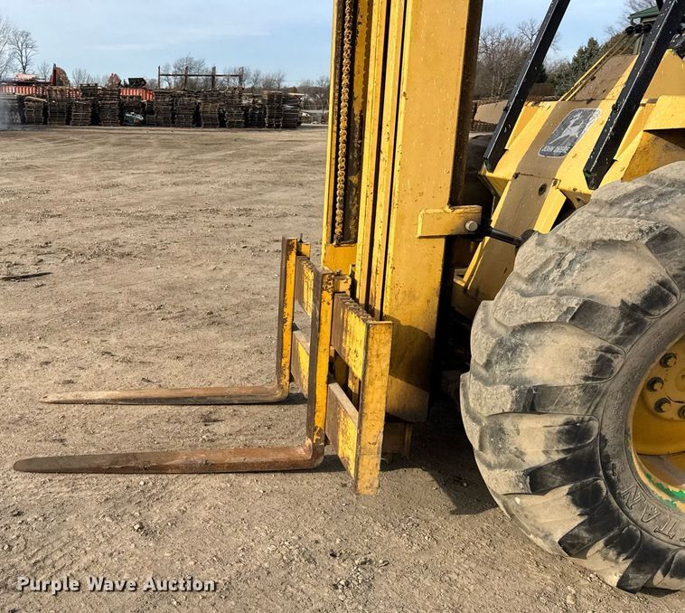 image for item OG9733 1998 John Deere 488E forklift