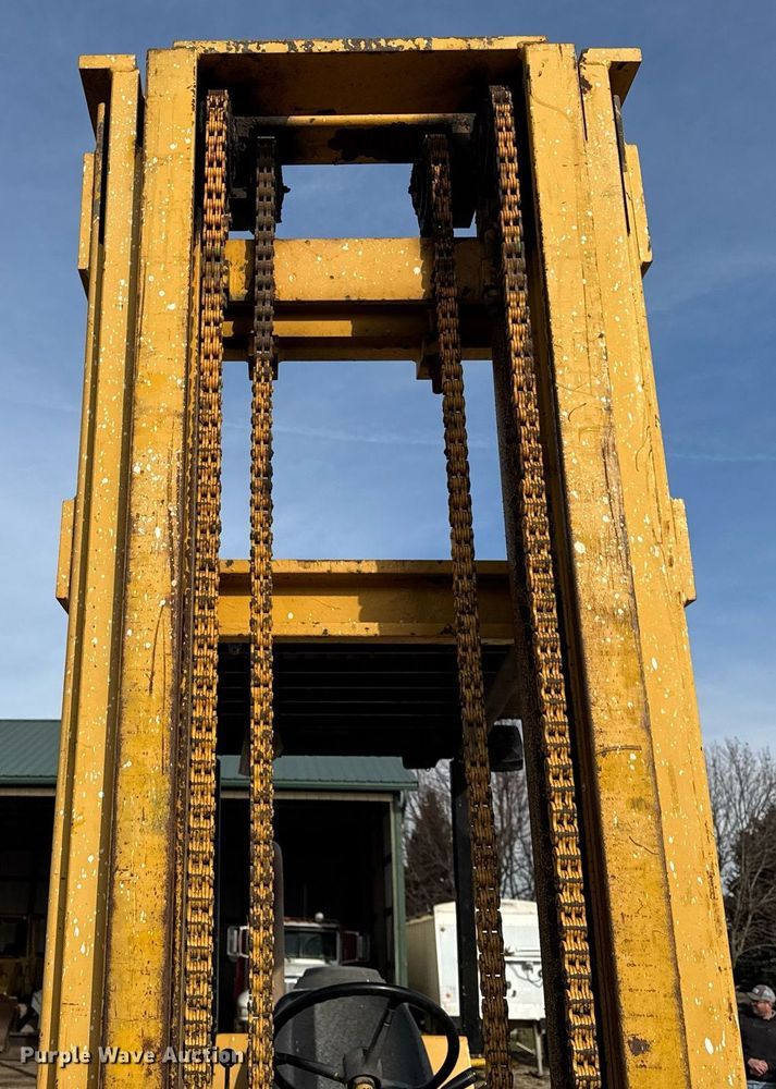 image for item OG9733 1998 John Deere 488E forklift