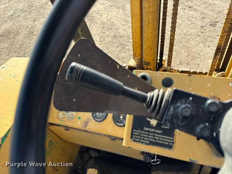 image for item OG9733 1998 John Deere 488E forklift