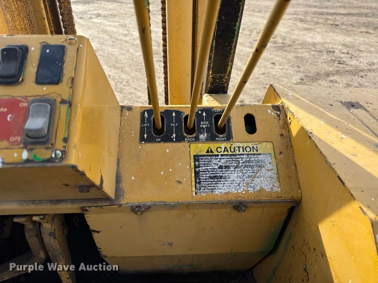 image for item OG9733 1998 John Deere 488E forklift