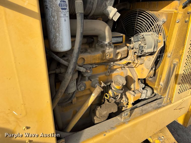 image for item OG9733 1998 John Deere 488E forklift