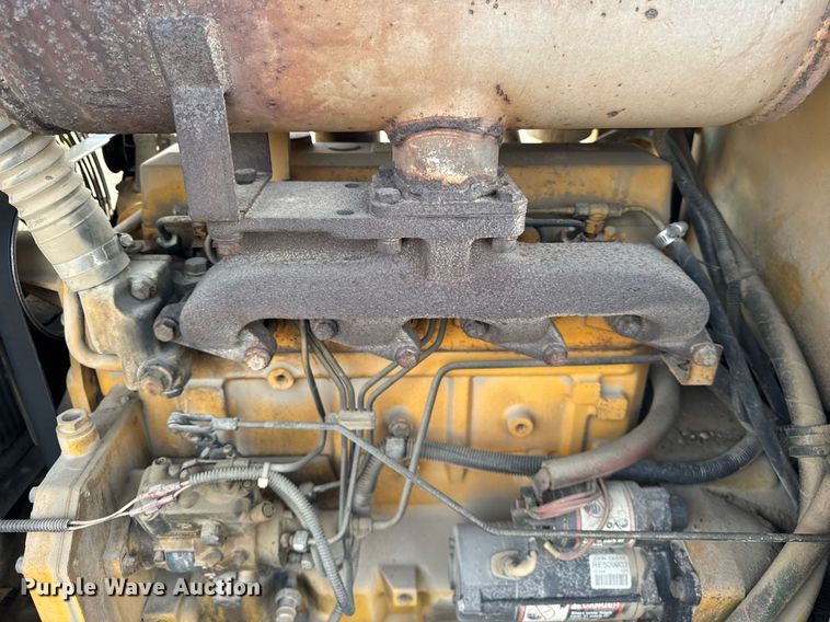 image for item OG9733 1998 John Deere 488E forklift