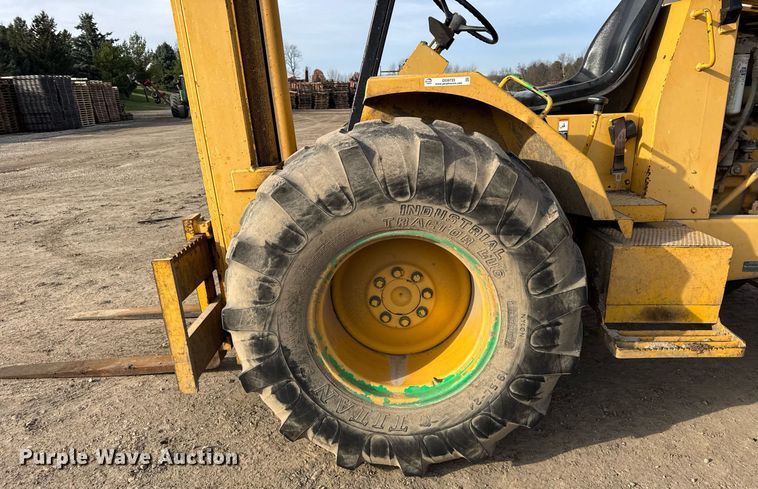 image for item OG9733 1998 John Deere 488E forklift