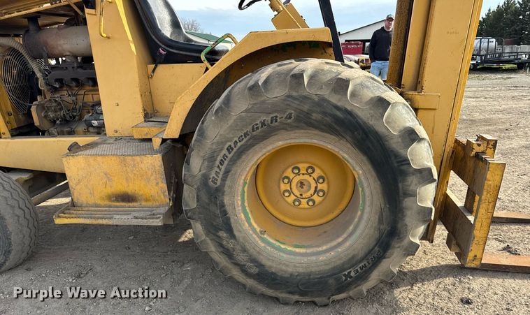 image for item OG9733 1998 John Deere 488E forklift