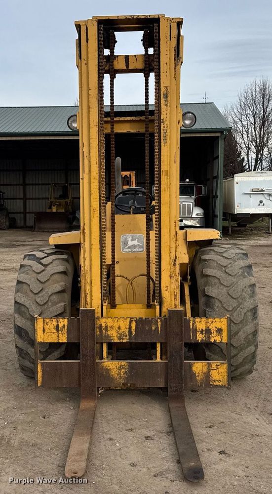 image for item OG9734 1998 John Deere 488E forklift