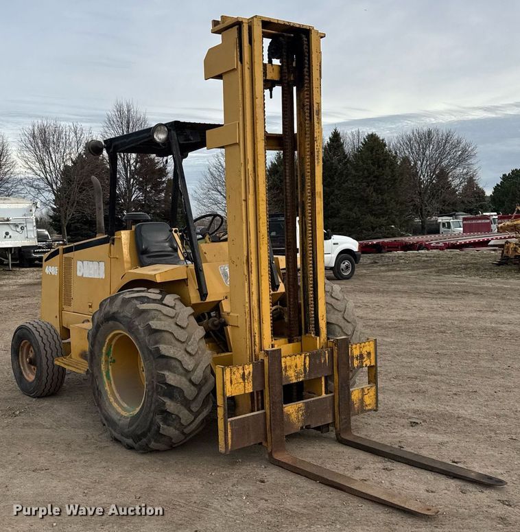 image for item OG9734 1998 John Deere 488E forklift