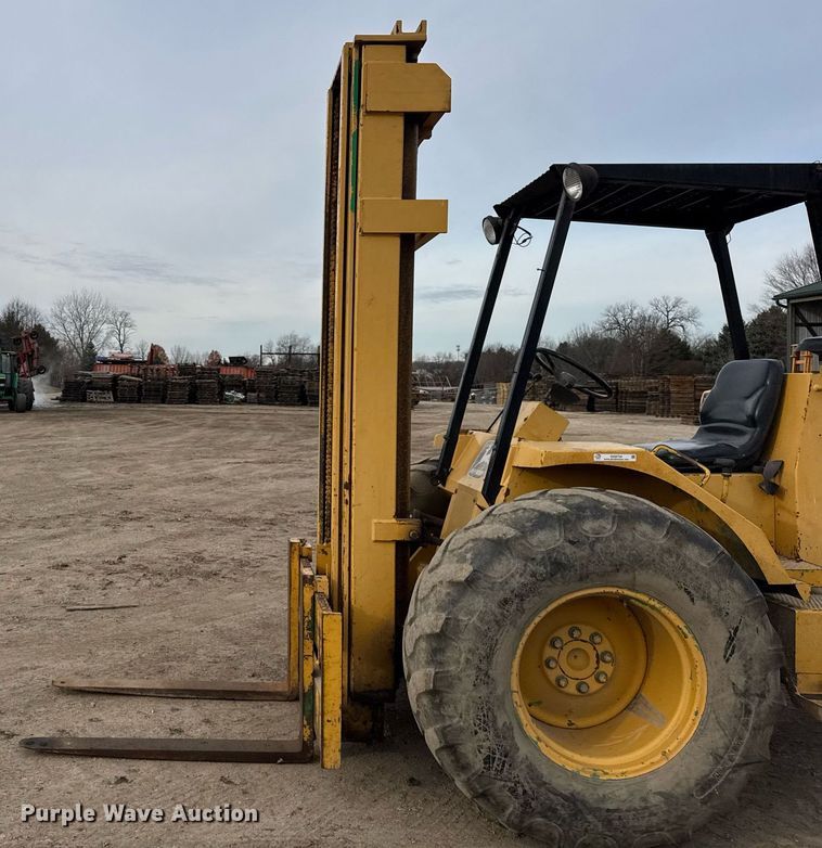 image for item OG9734 1998 John Deere 488E forklift