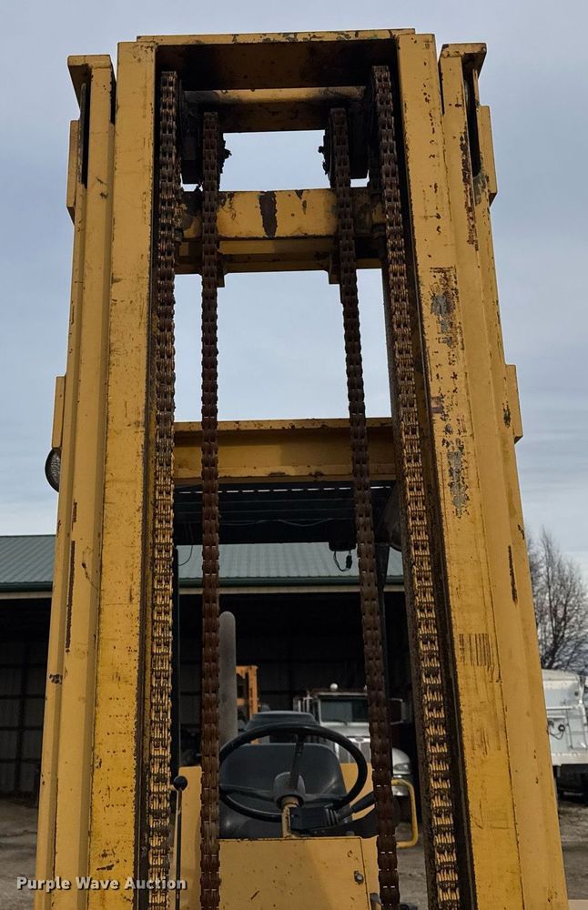 image for item OG9734 1998 John Deere 488E forklift