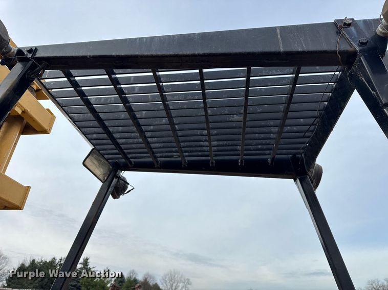 image for item OG9734 1998 John Deere 488E forklift