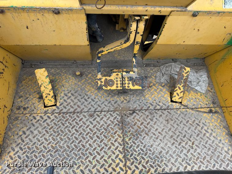 image for item OG9734 1998 John Deere 488E forklift