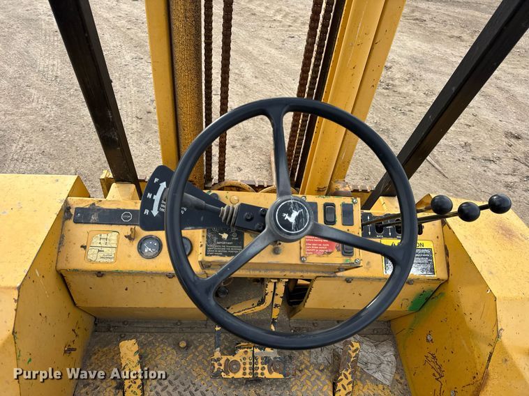 image for item OG9734 1998 John Deere 488E forklift