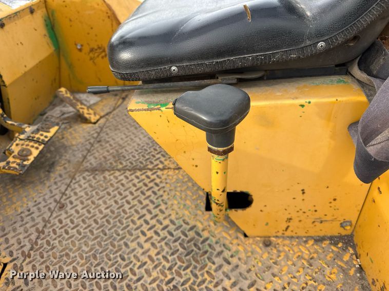 image for item OG9734 1998 John Deere 488E forklift