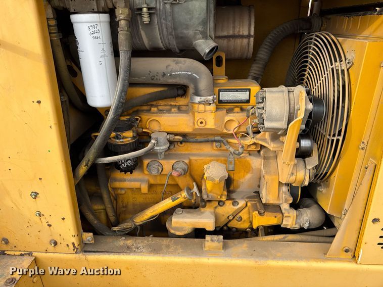 image for item OG9734 1998 John Deere 488E forklift